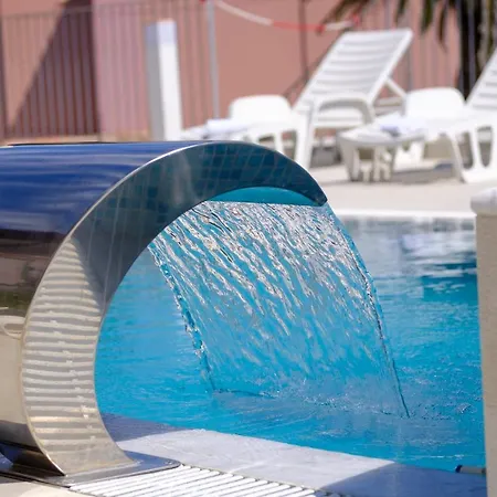 Hotel Conte 3*